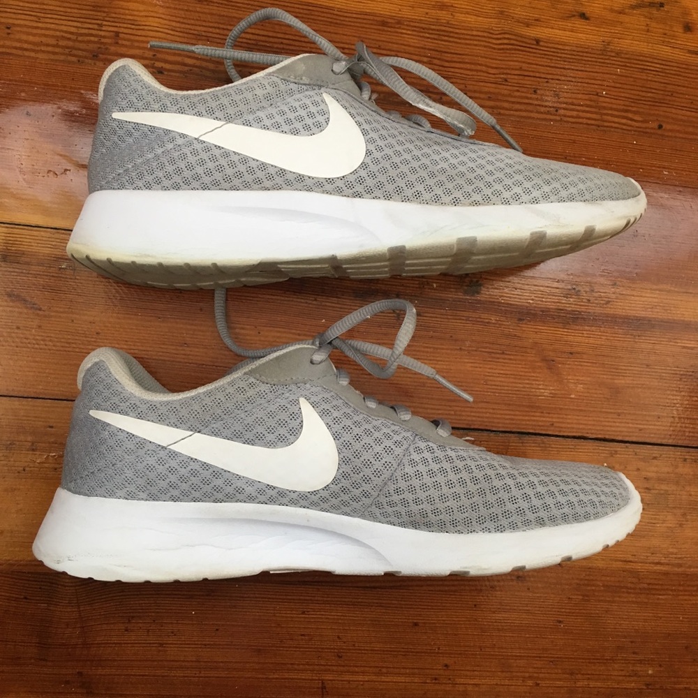 Nike Tanjun Gray Women’s